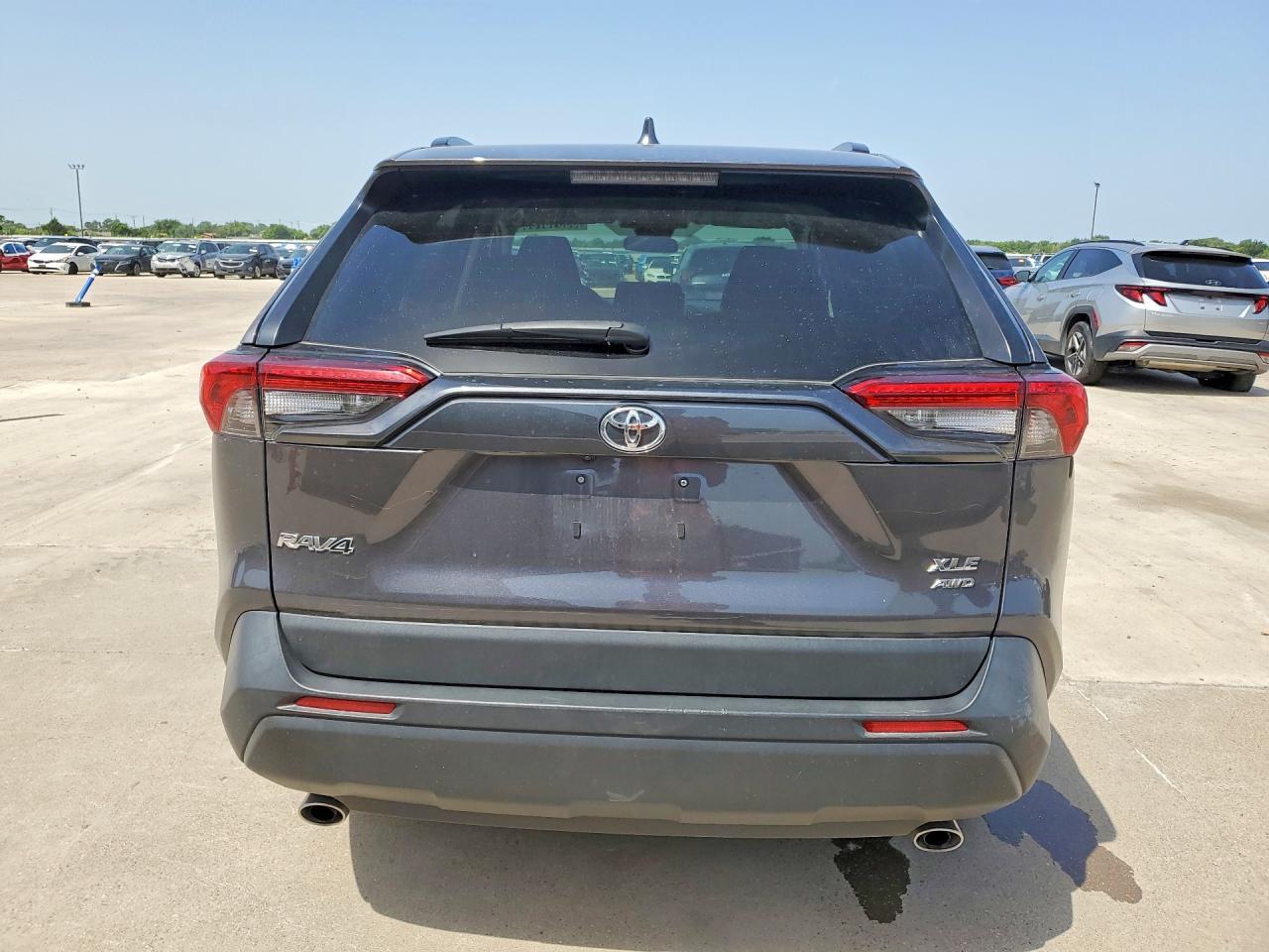 2024 Toyota Rav4 Xle - zdjęcie 6