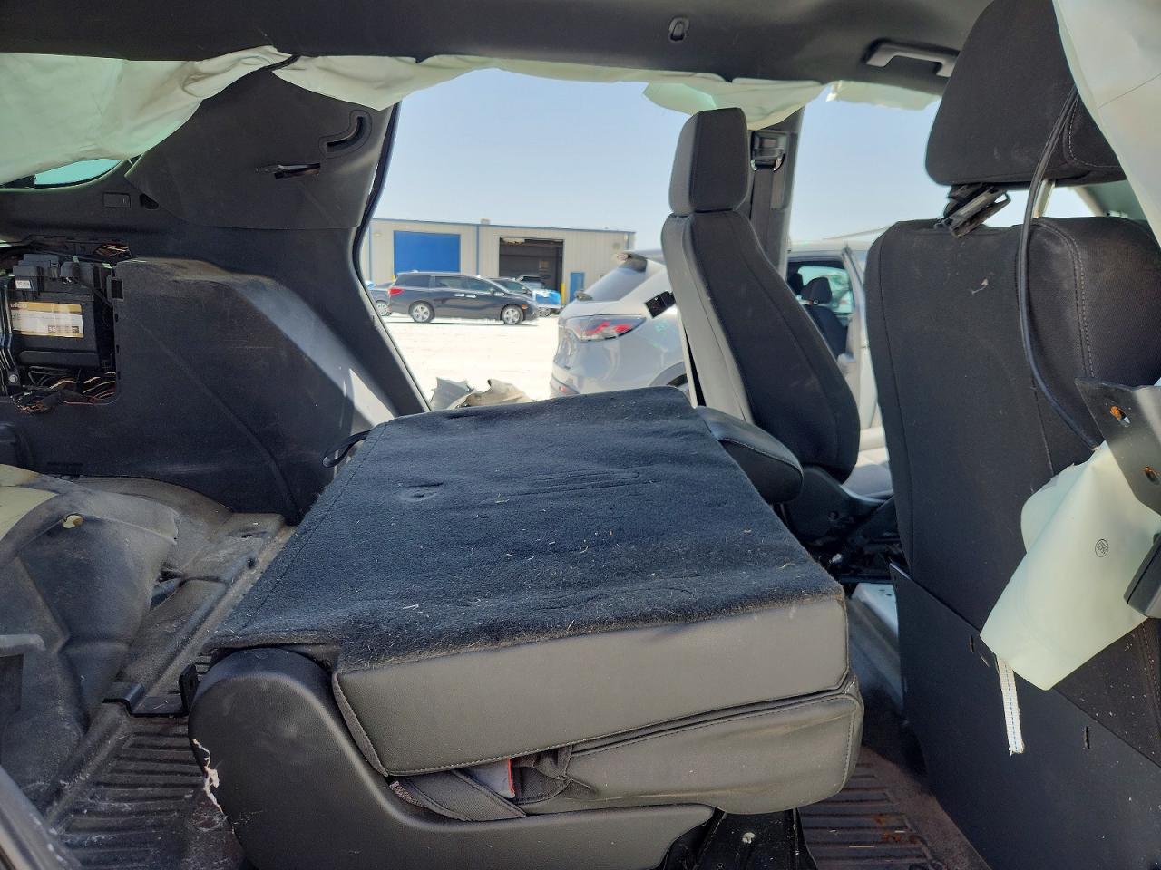 2021 Chevrolet Tahoe C1500 - zdjęcie 11