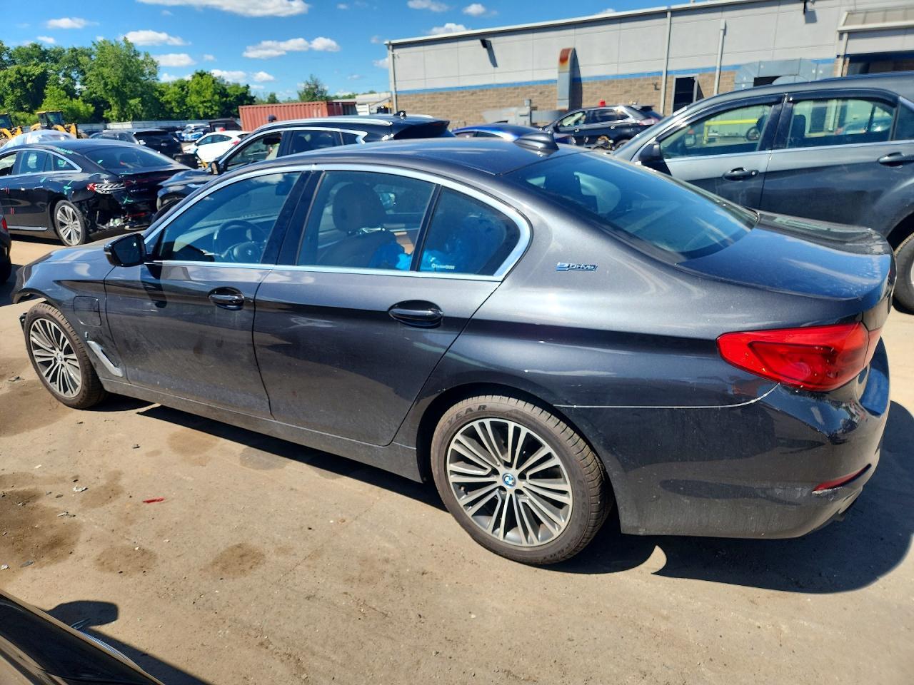 2019 BMW 530Xe - zdjęcie 2