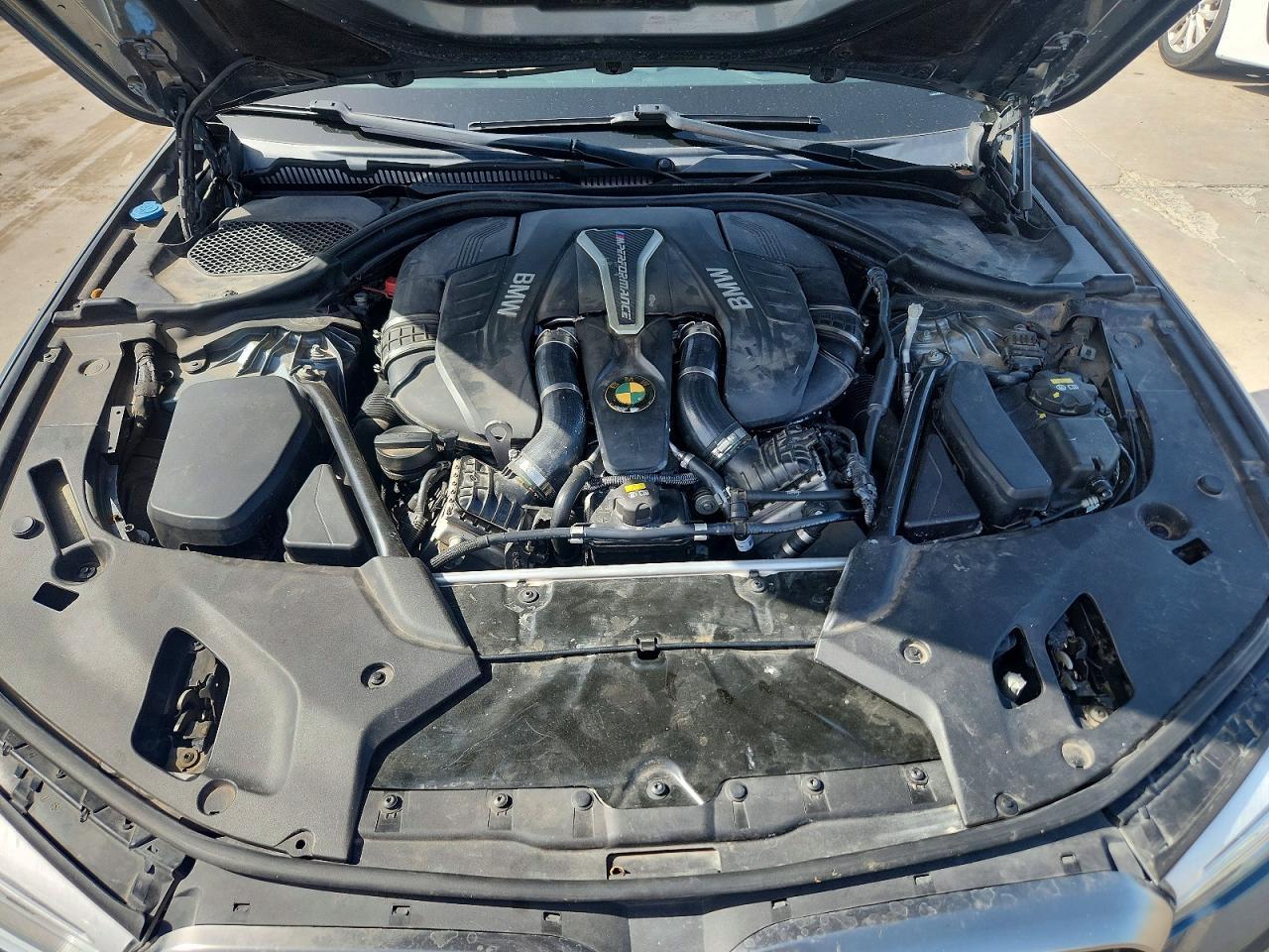 2018 BMW Seria 5 M550i - zdjęcie 11