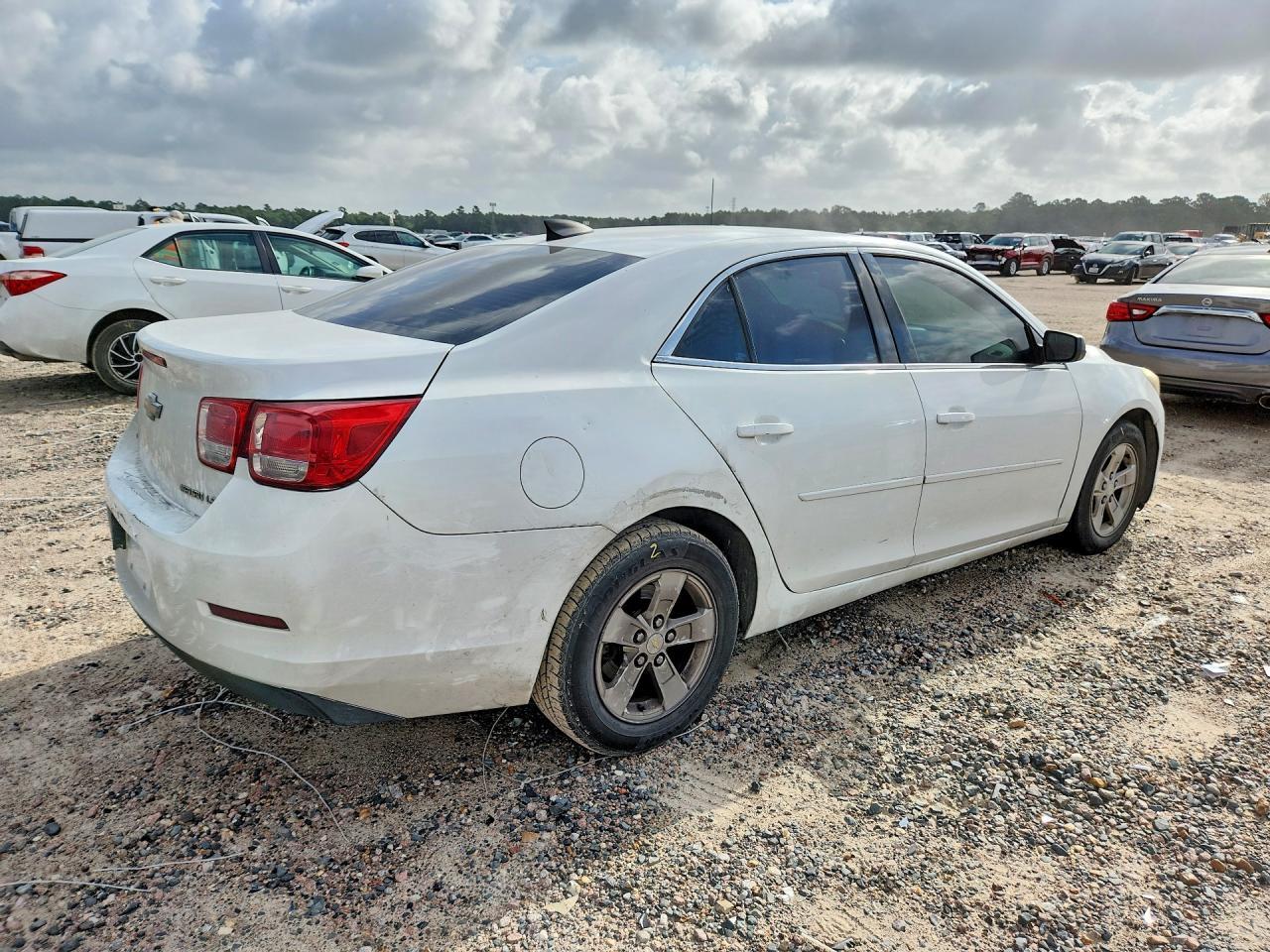 2015 Chevrolet Malibu Ls - zdjęcie 3