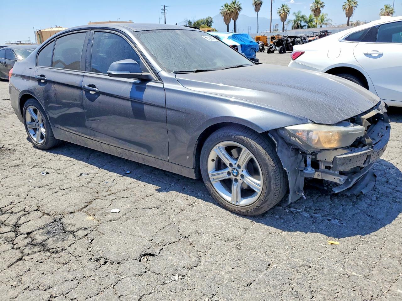 2013 BMW 320 I - zdjęcie 4