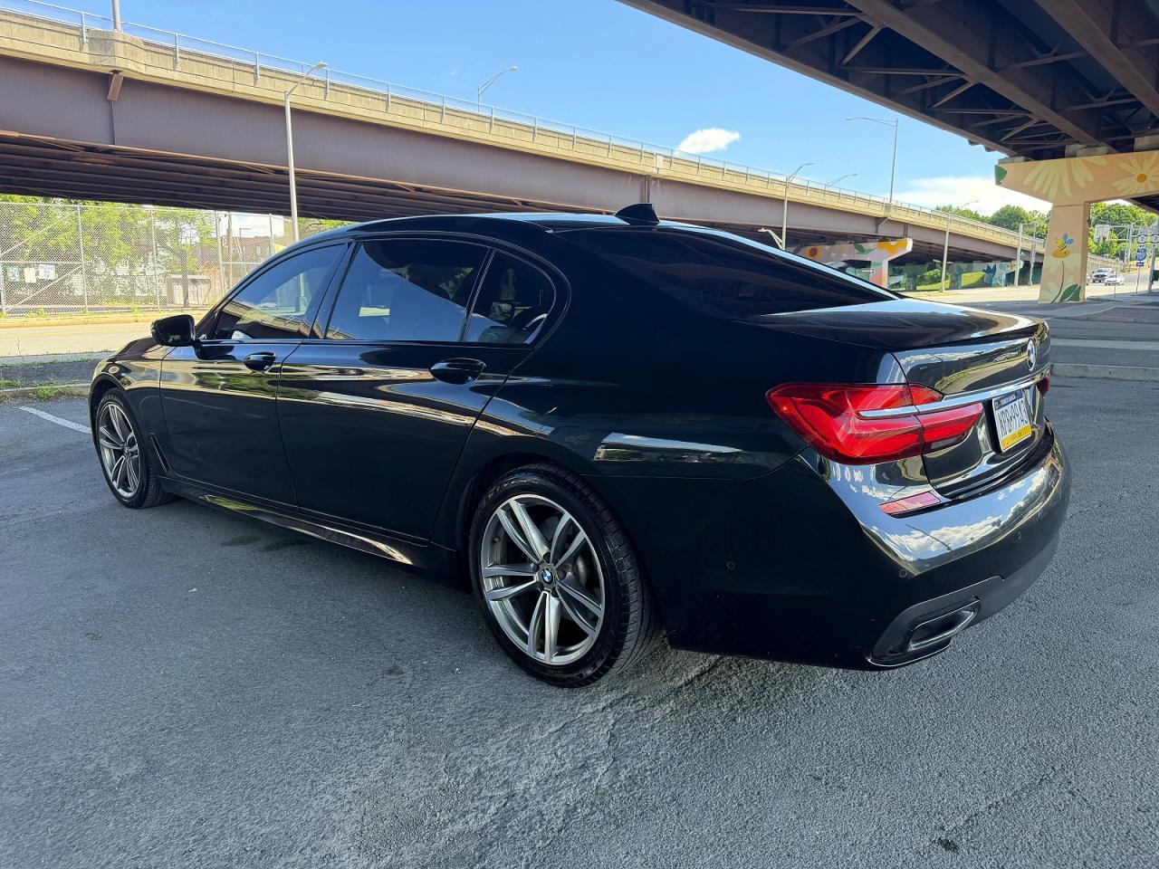 2019 BMW 750I xDrive - zdjęcie 3