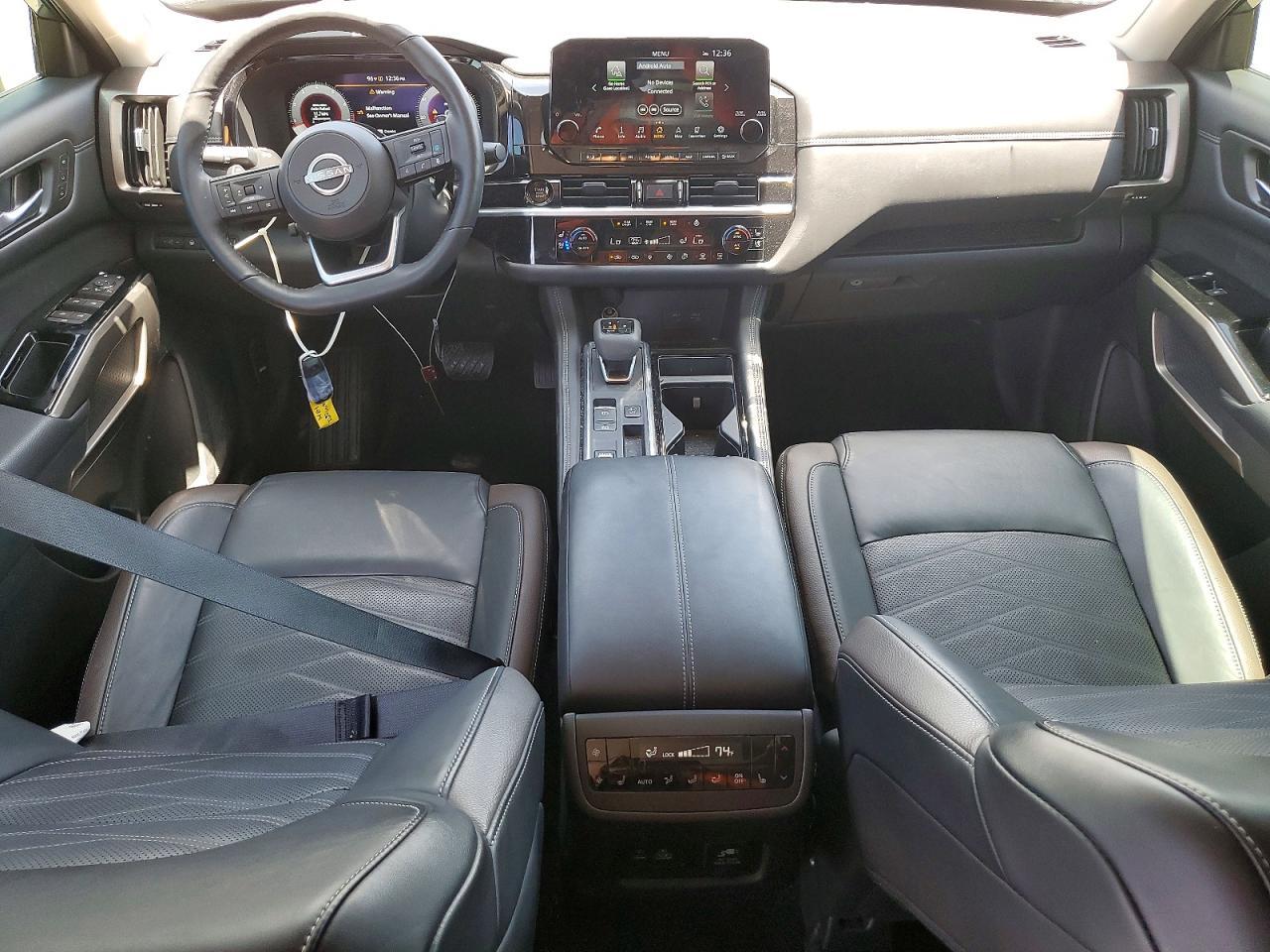 2025 Nissan Pathfinder Platinum - zdjęcie 8