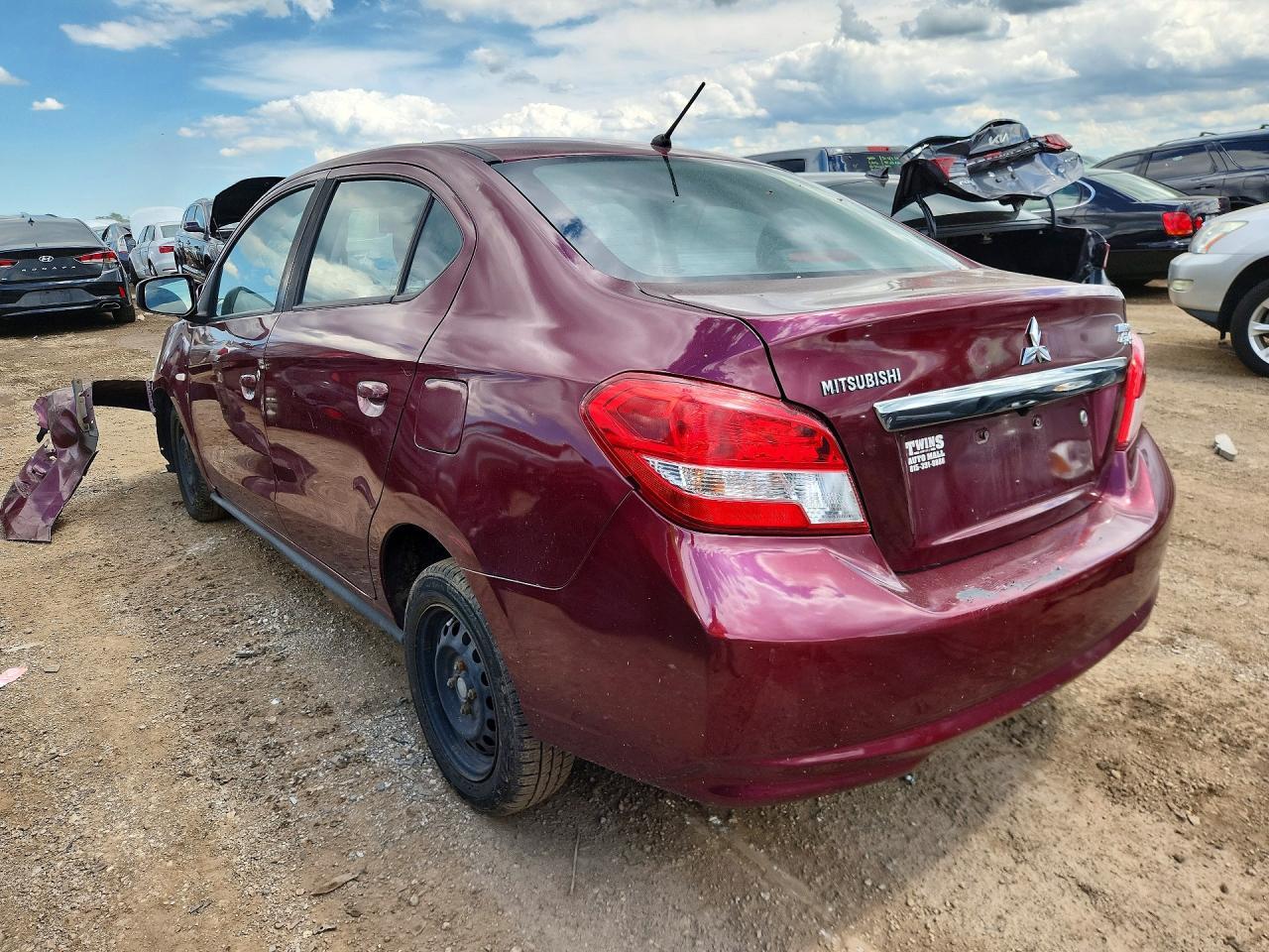 2019 Mitsubishi Mirage - zdjęcie 2
