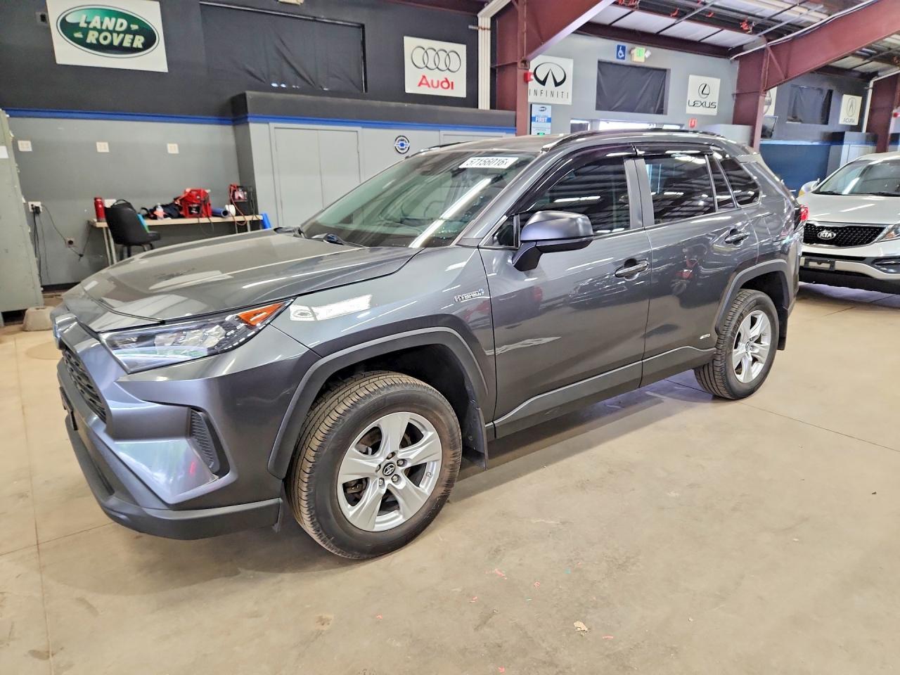 2021 Toyota Rav4 Le - zdjęcie główne
