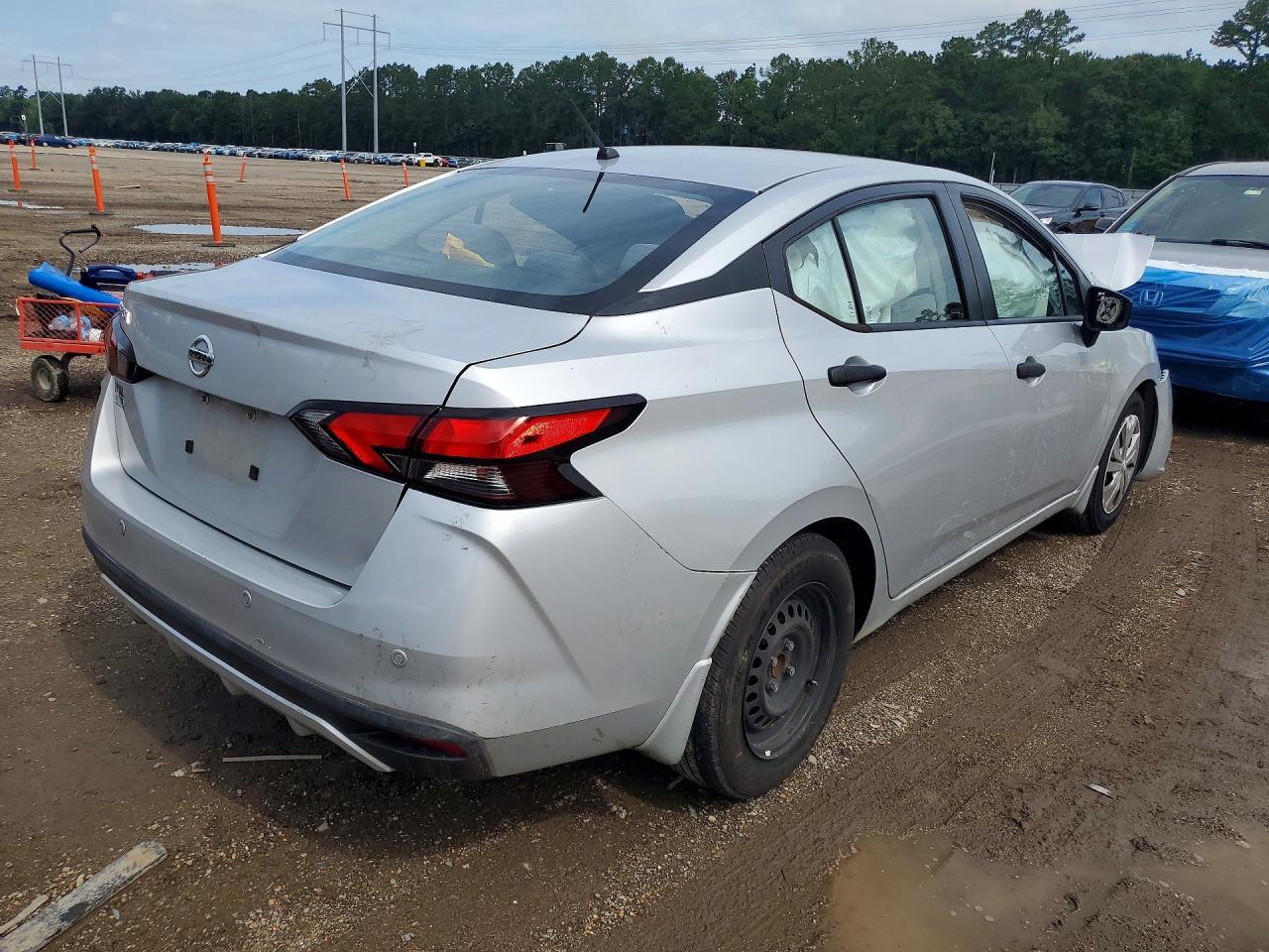 2020 Nissan Versa S - zdjęcie 3