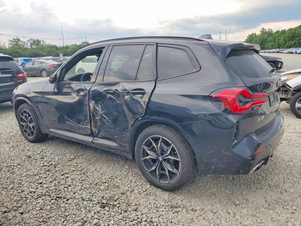 2022 BMW X3 xDrive30I - zdjęcie 2