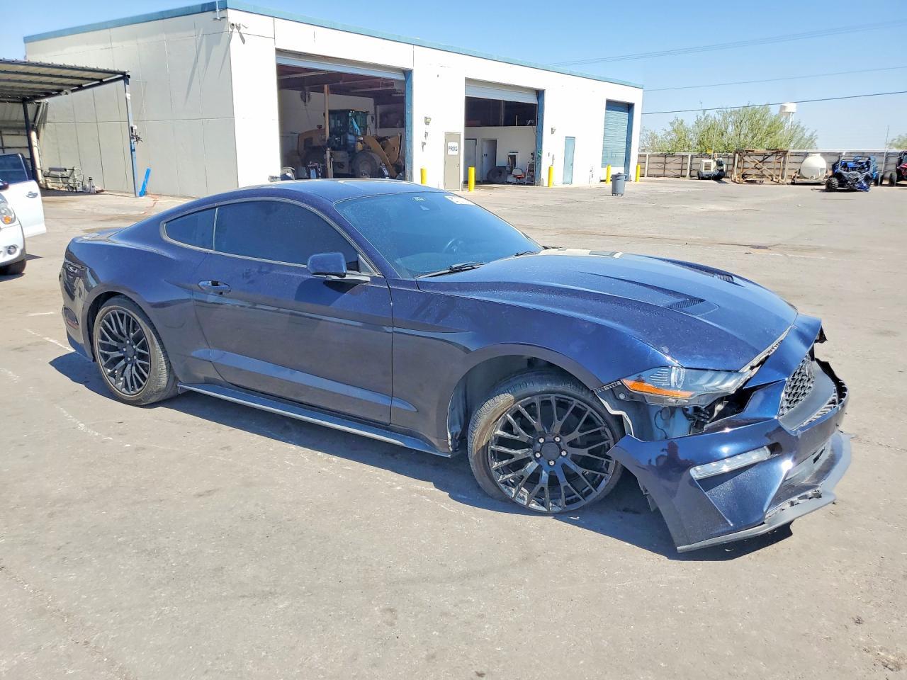 2021 Ford Mustang - zdjęcie 4