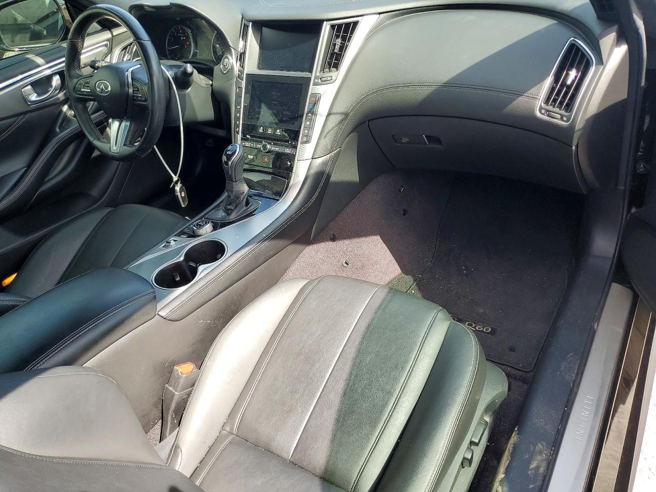 2018 Infiniti Q60 2.0T Luxe - zdjęcie 8