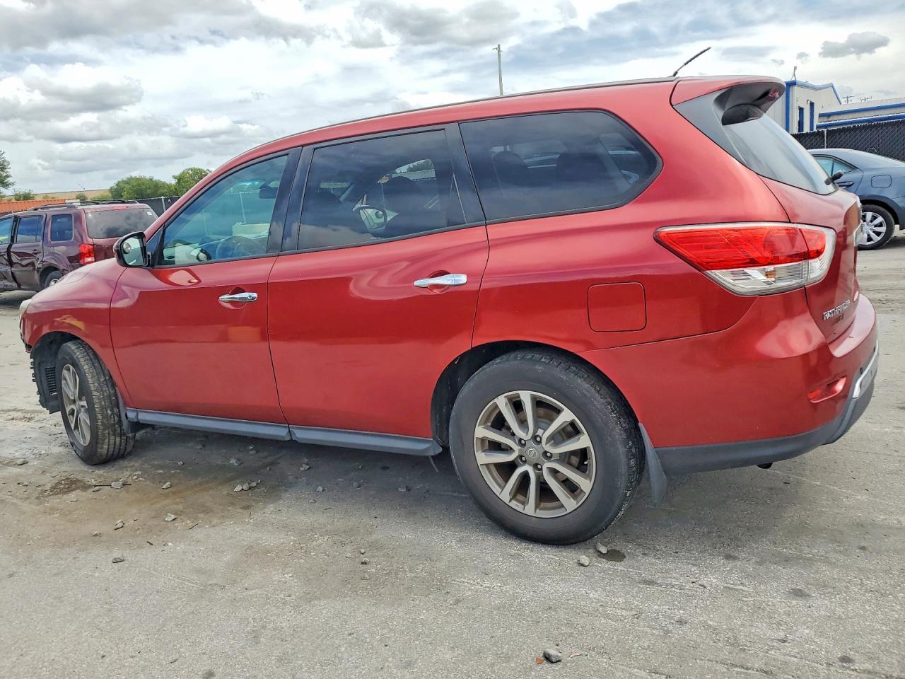 2014 Nissan Pathfinder S - zdjęcie 2