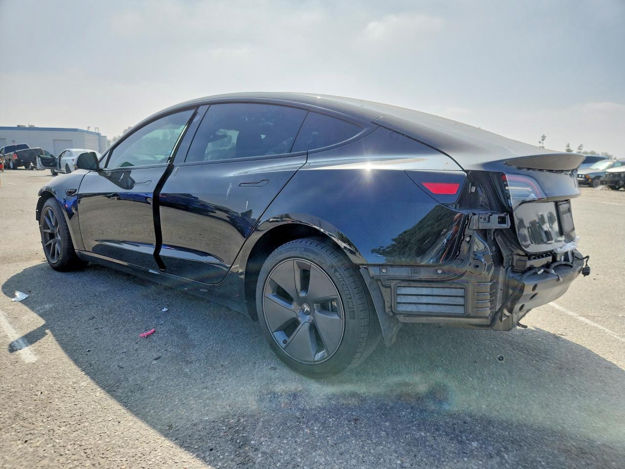 2023 Tesla Model 3 - zdjęcie 2