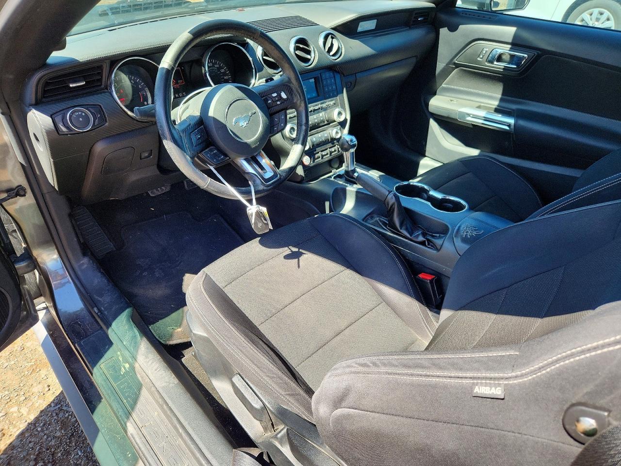 2015 Ford Mustang - zdjęcie 8