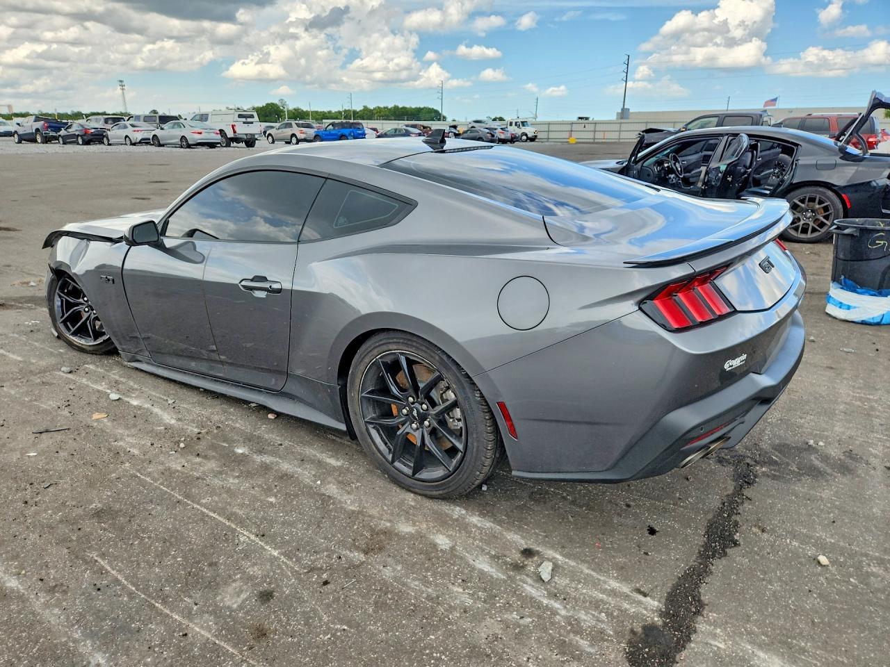 2025 Ford Mustang Gt - zdjęcie 2