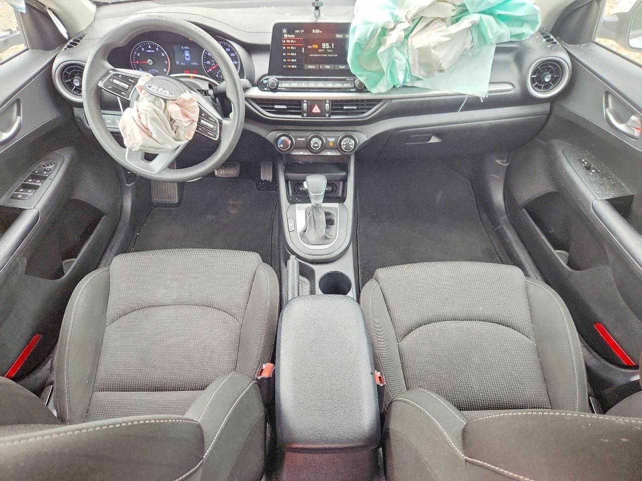 2021 Kia Forte Lxs - zdjęcie 8