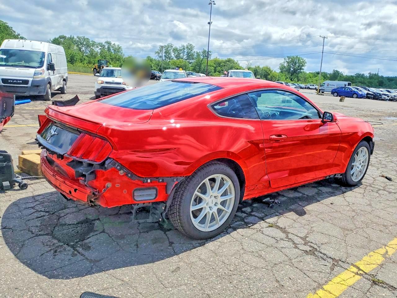 2015 Ford Mustang - zdjęcie 3