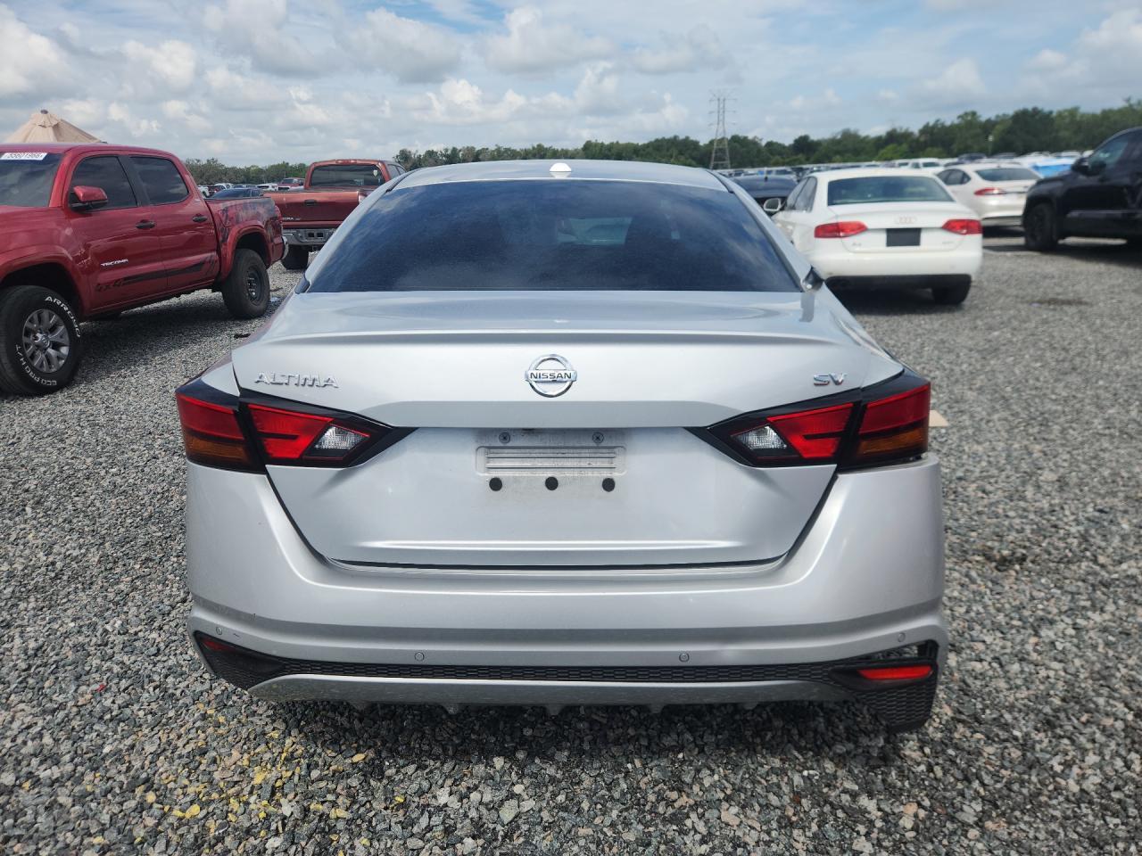 2022 Nissan Altima Sv - zdjęcie 6