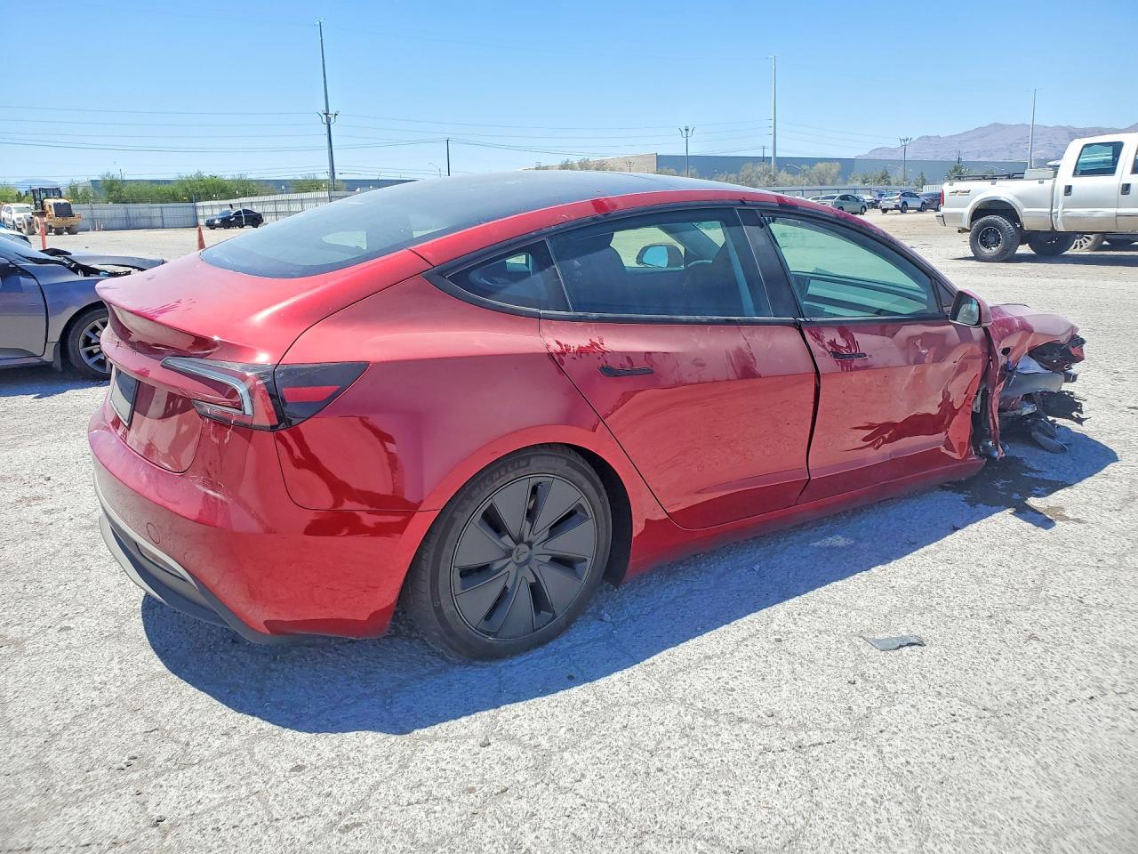 2026 Tesla Model 3 - zdjęcie 3