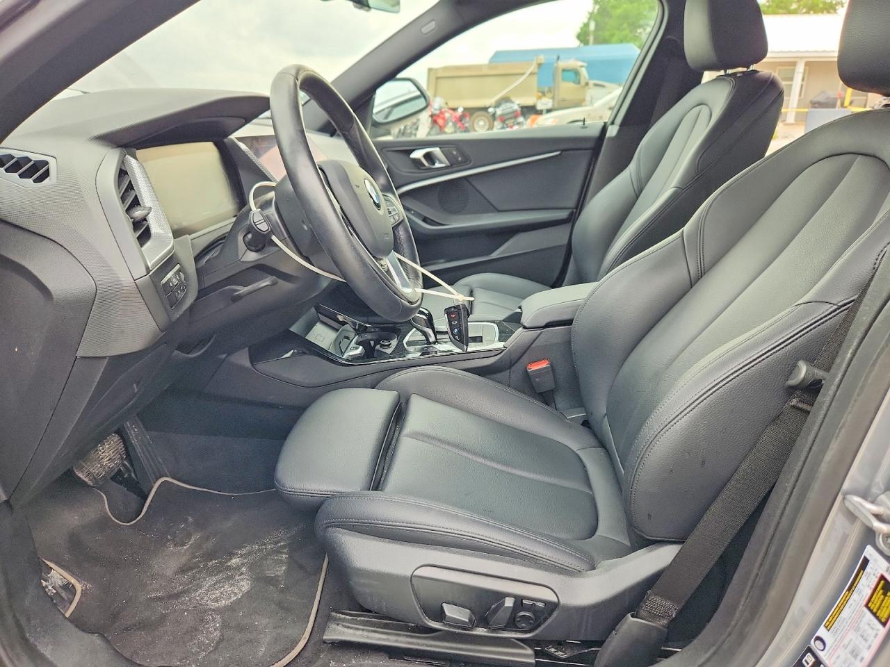 2024 BMW Seria 2 228i - zdjęcie 7