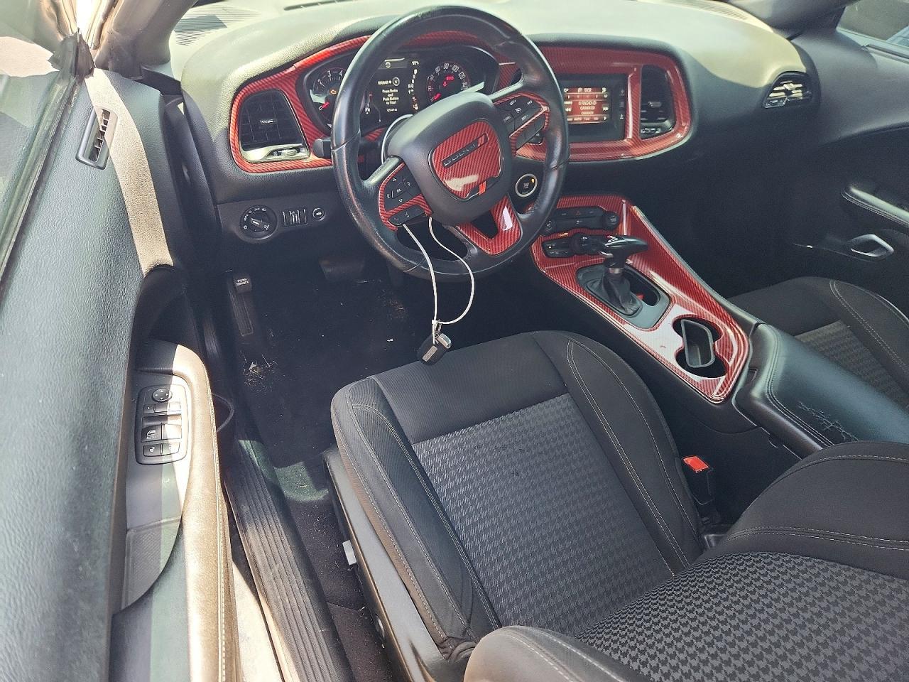 2016 Dodge Challenger Sxt - zdjęcie 8
