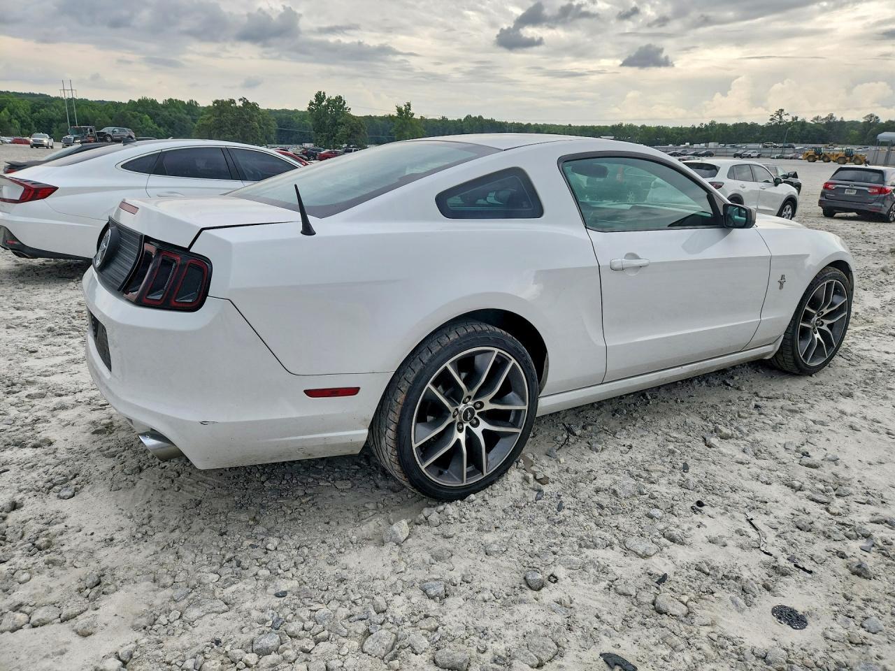 2014 Ford Mustang - zdjęcie 3
