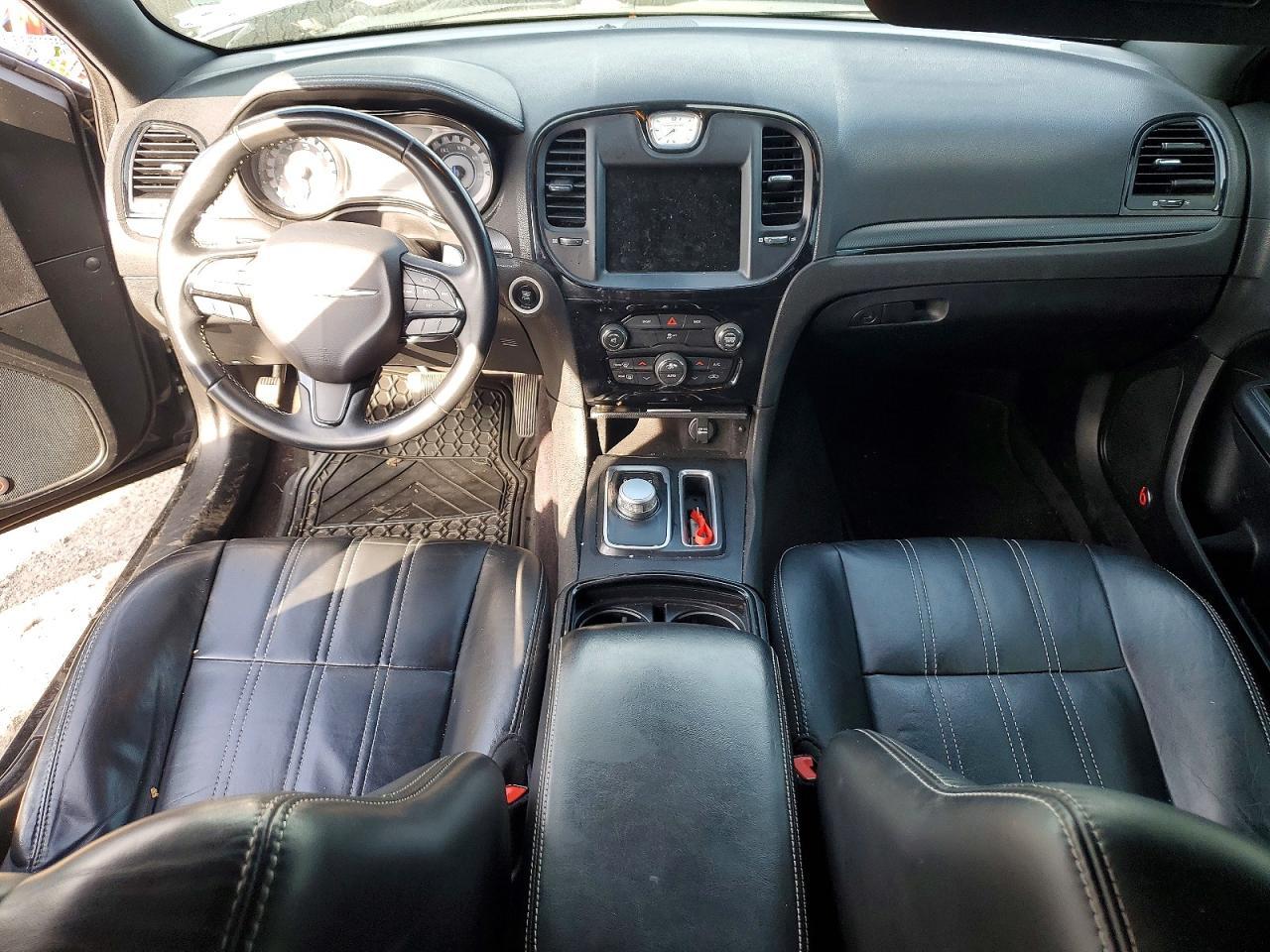 2016 Chrysler 300 S - zdjęcie 8