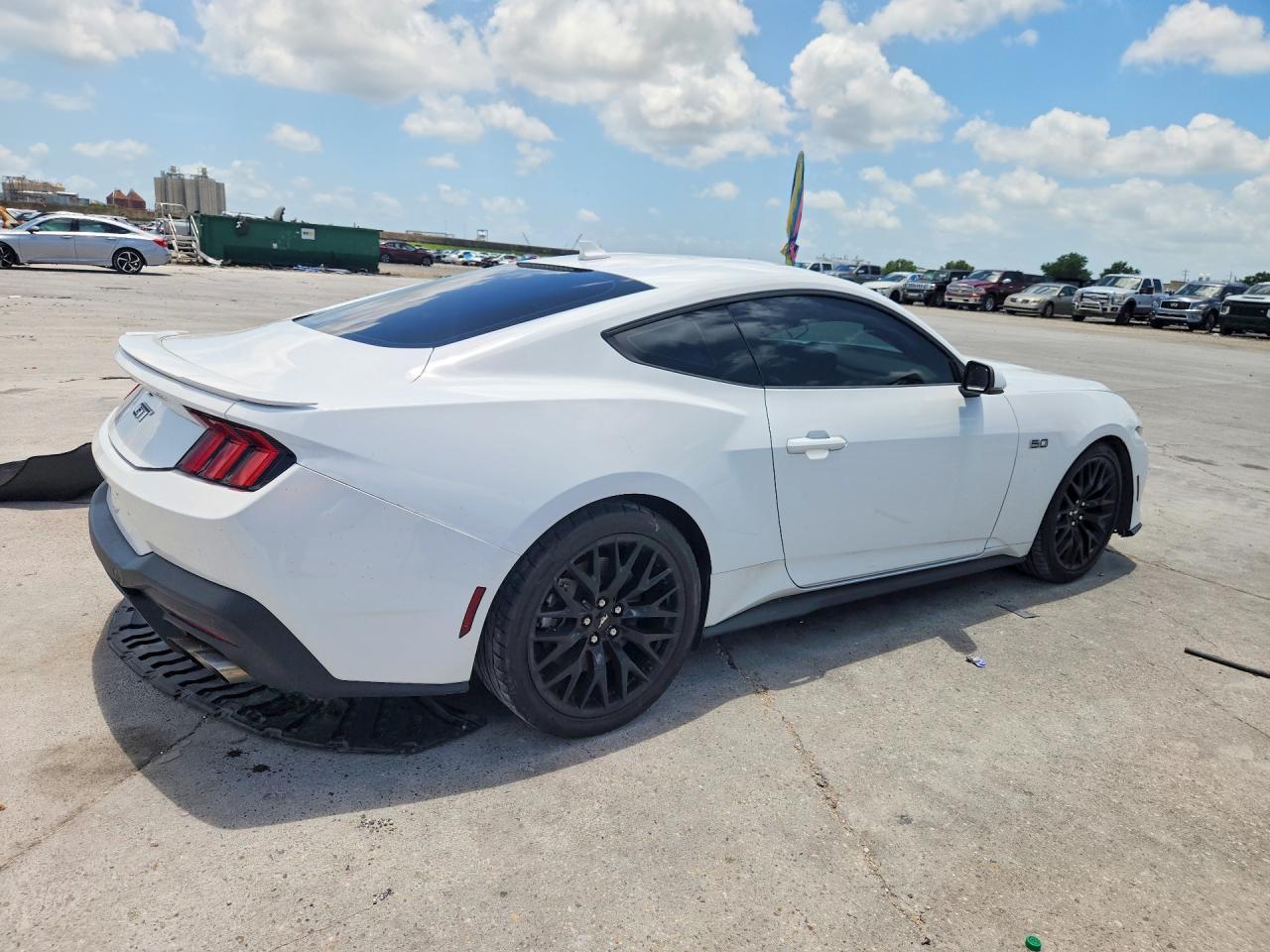 2025 Ford Mustang Gt - zdjęcie 3