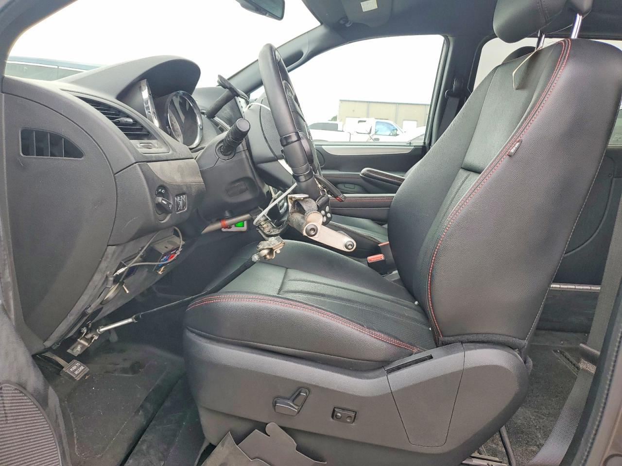 2015 Dodge Grand Caravan R/T - zdjęcie 7