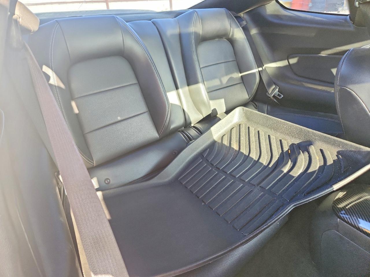 2017 Ford Mustang - zdjęcie 10