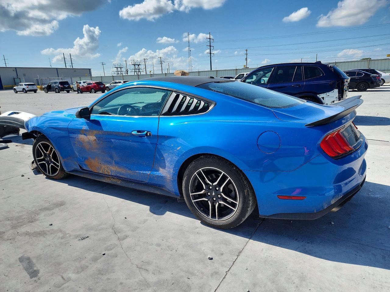 2019 Ford Mustang - zdjęcie 2