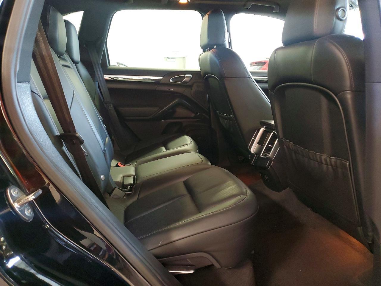 2013 Porsche Cayenne - zdjęcie 11