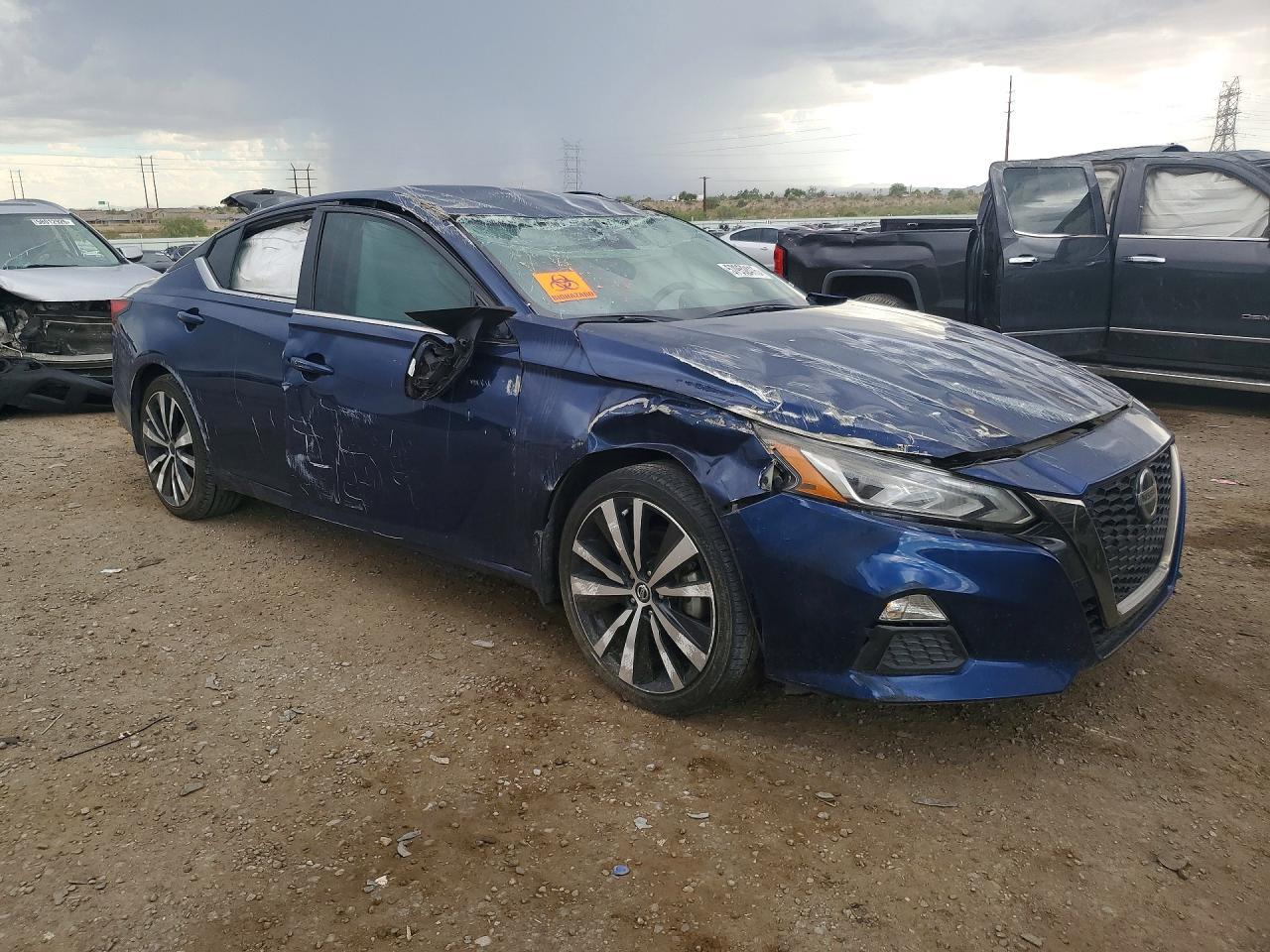 2022 Nissan Altima Sr - zdjęcie 4