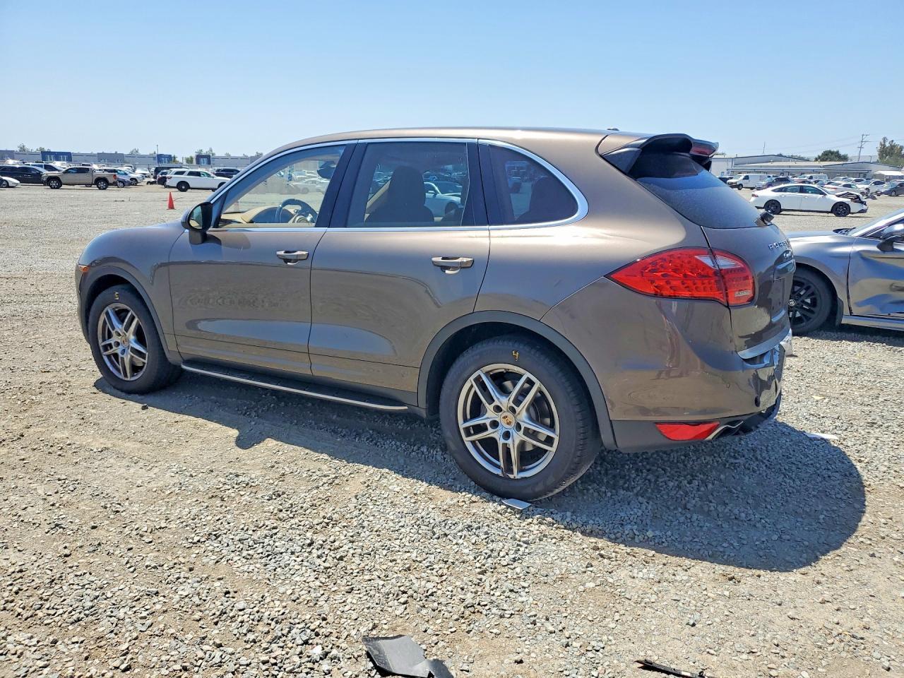 2014 Porsche Cayenne - zdjęcie 2