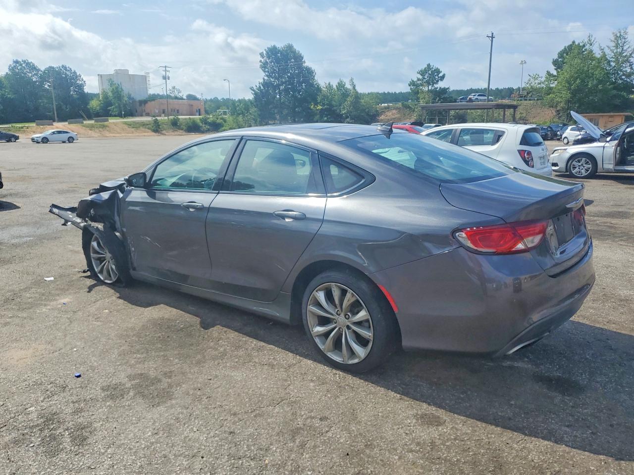 2015 Chrysler 200 S - zdjęcie 2