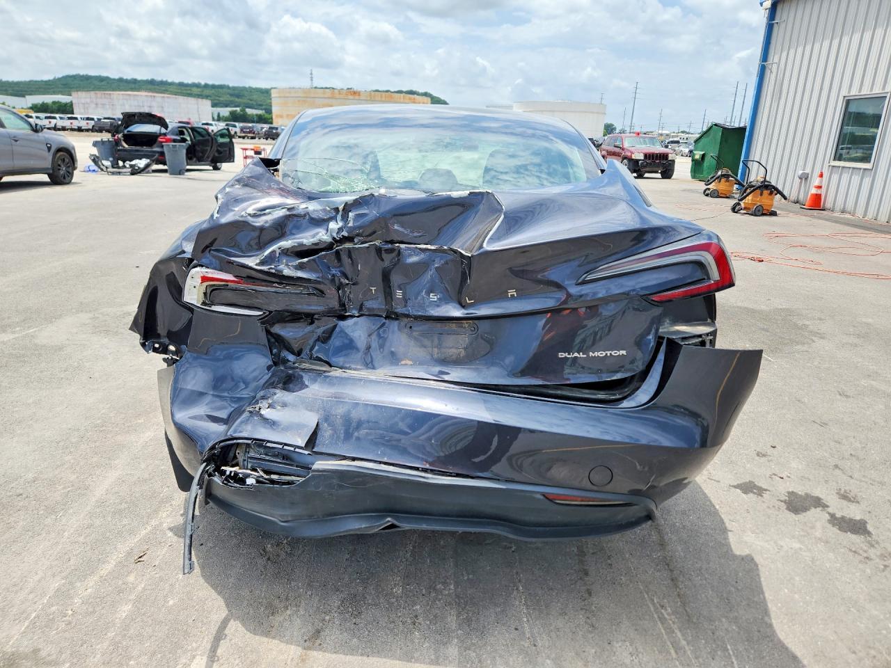 2024 Tesla Model 3 - zdjęcie 6