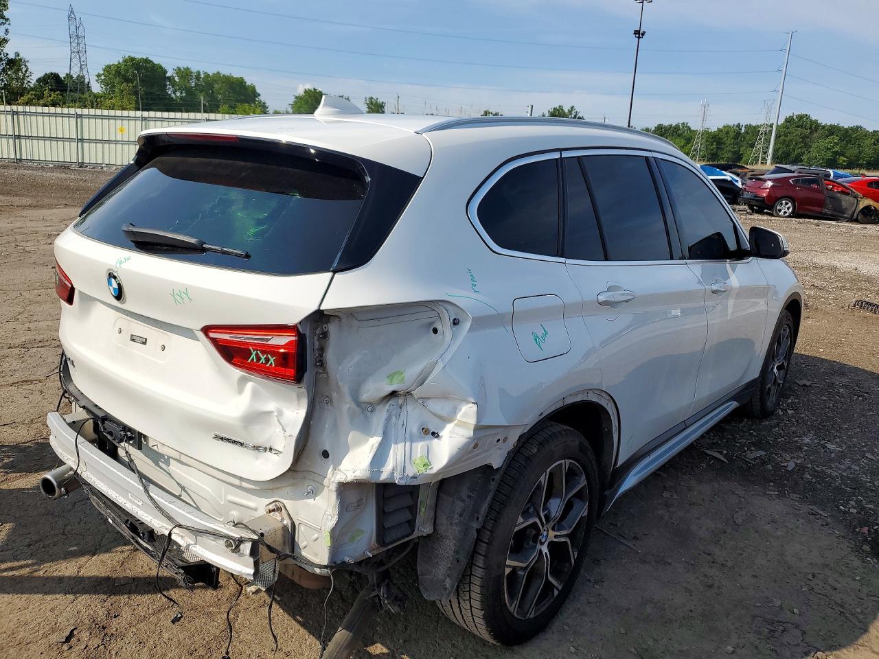 2021 BMW X1 xDrive28I - zdjęcie 3