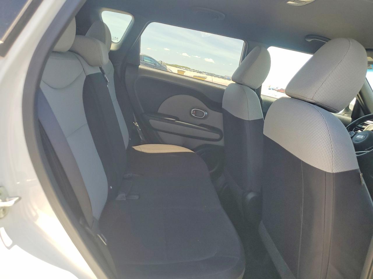 2015 Kia Soul Base - zdjęcie 10