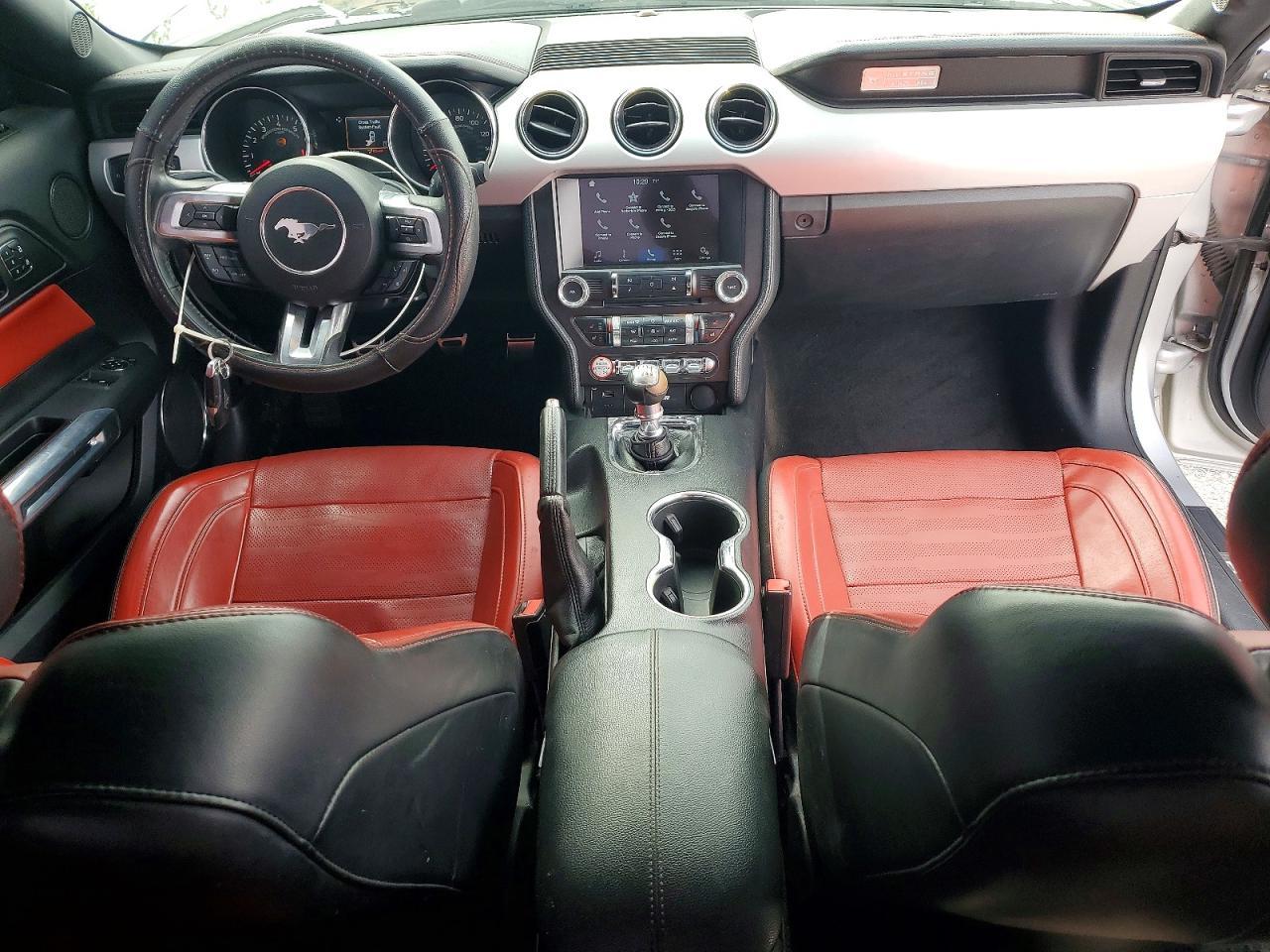 2016 Ford Mustang - zdjęcie 8