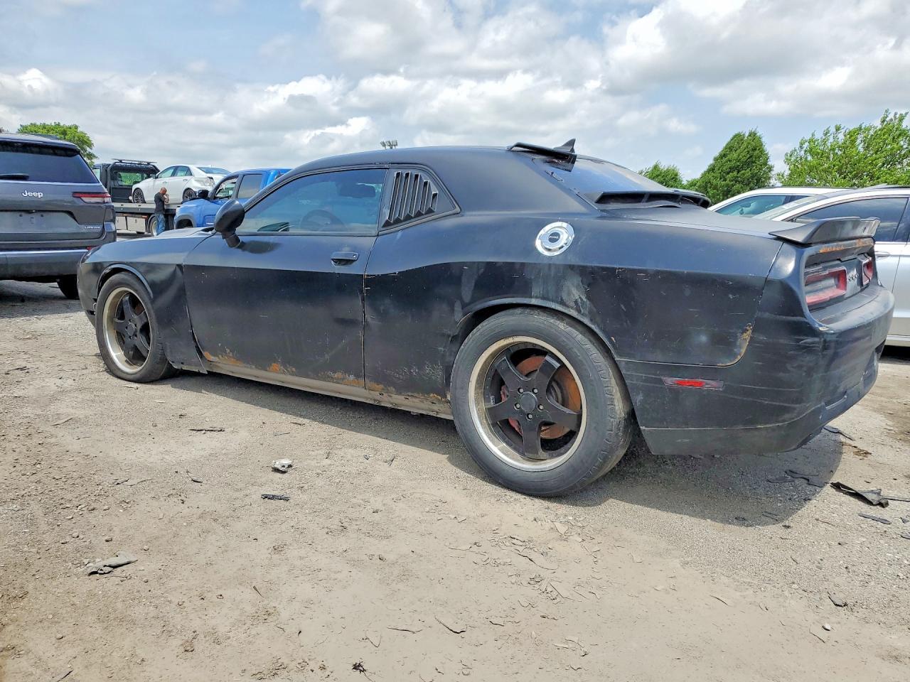 2016 Dodge Challenger R - zdjęcie 2