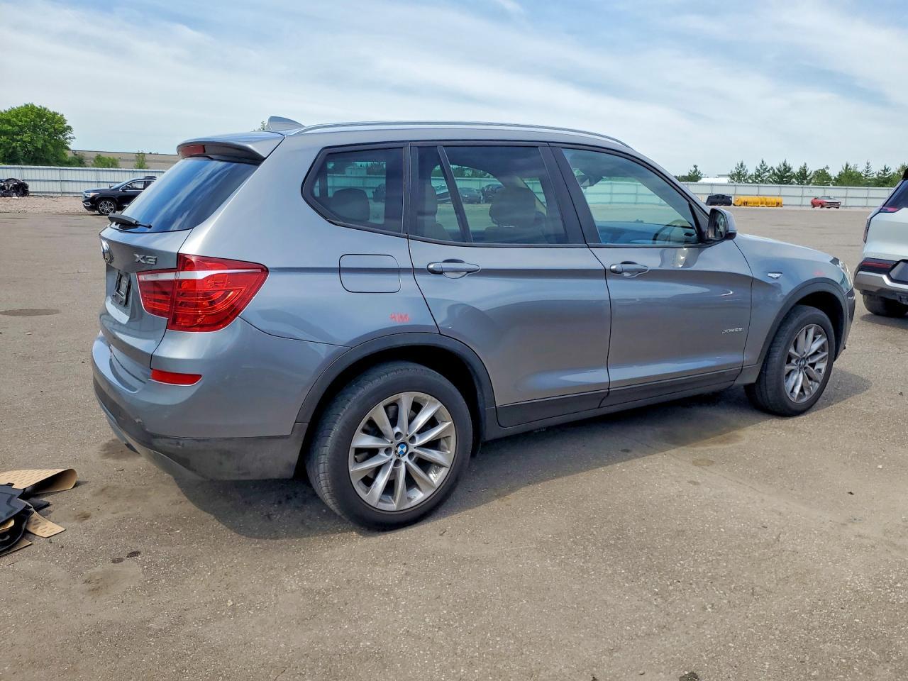 2017 BMW X3 xDrive28I - zdjęcie 3
