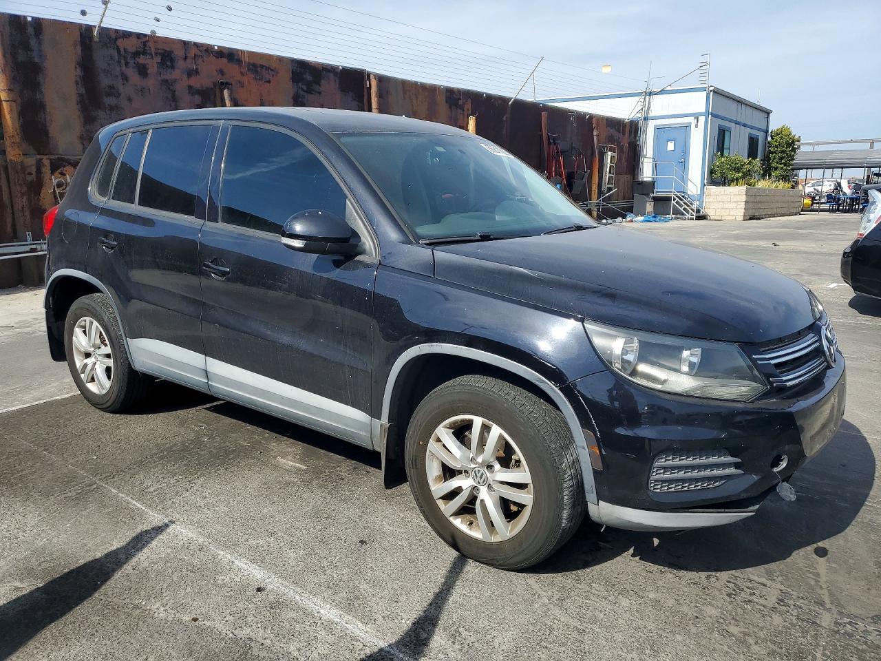 2013 Volkswagen Tiguan S - zdjęcie 4