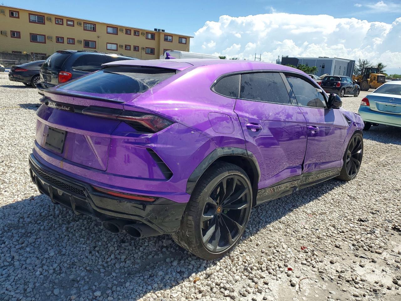 2022 Lamborghini Urus - zdjęcie 3