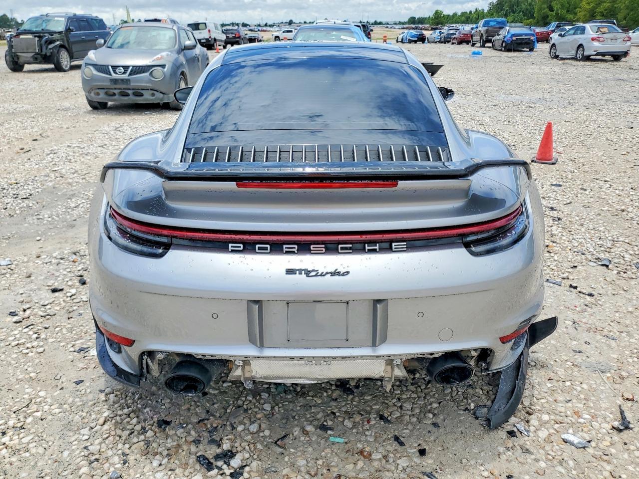 2021 Porsche 911 Turbo - zdjęcie 6
