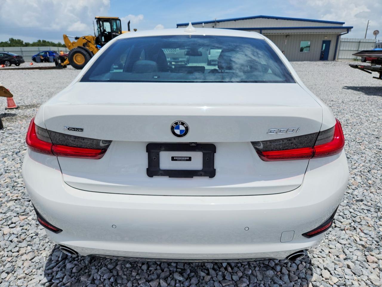 2021 BMW 330Xi - zdjęcie 6