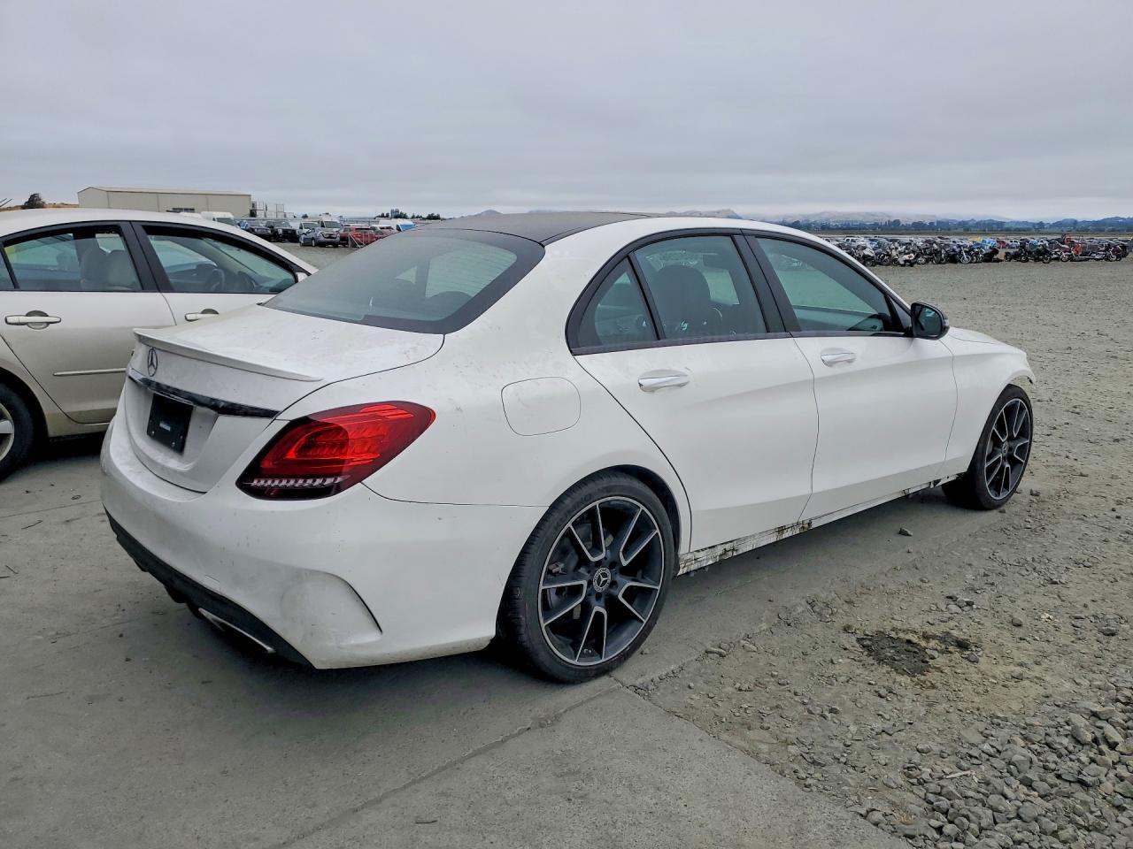 2019 Mercedes-Benz C 300 - zdjęcie 3