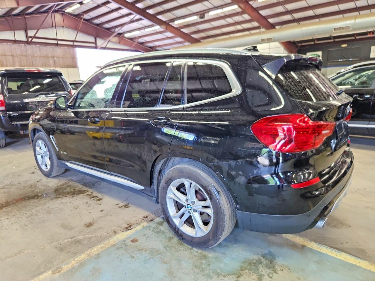 2018 BMW X3 xDrive30I - zdjęcie 2
