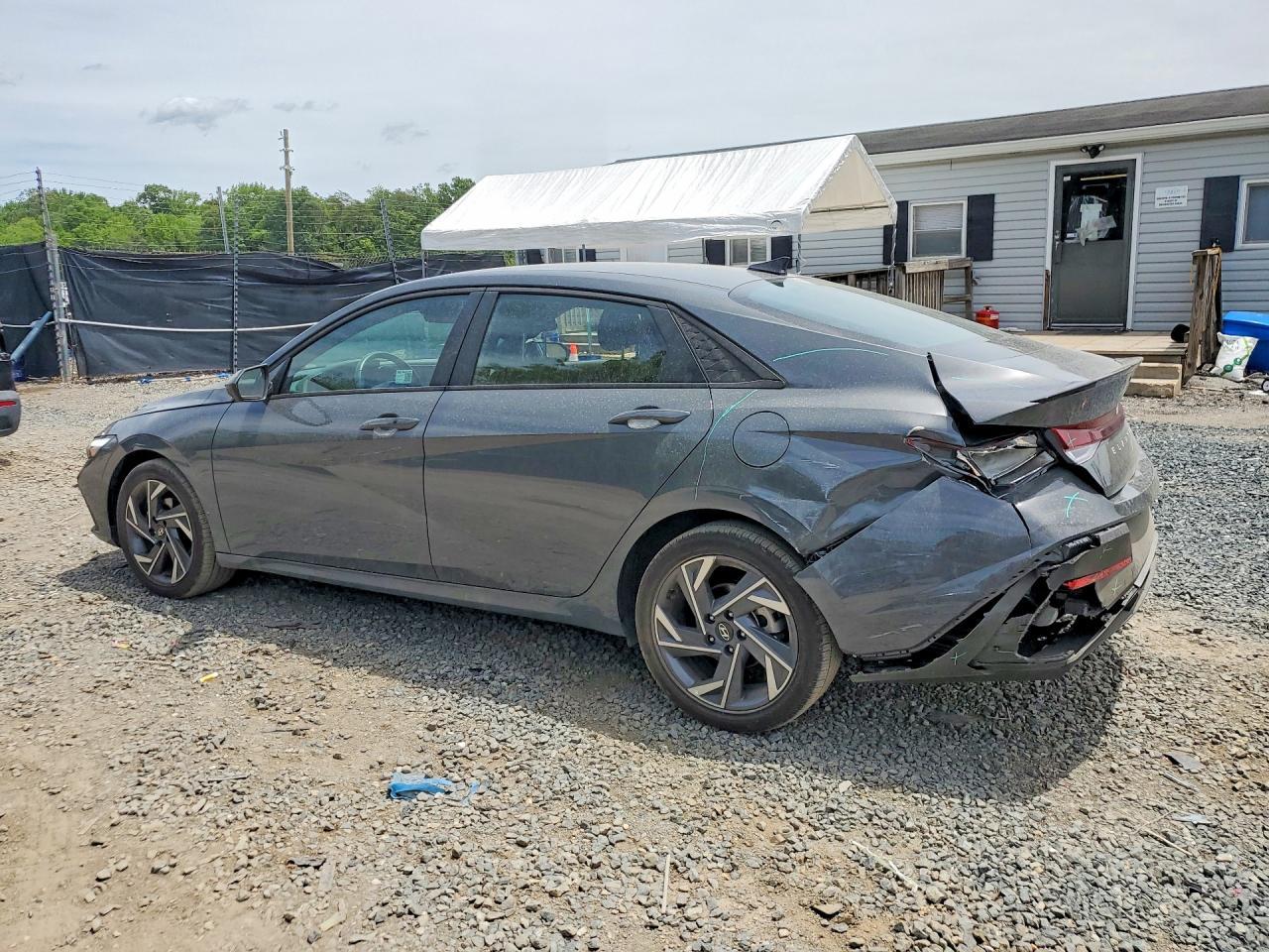 2025 Hyundai Elantra Sel Sport - zdjęcie 2