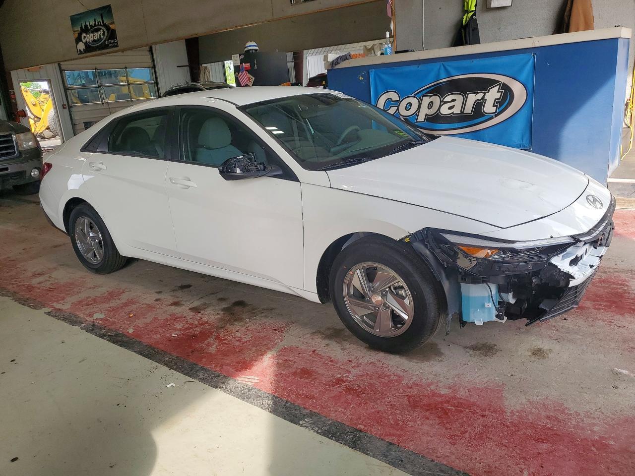 2026 Hyundai Elantra Se - zdjęcie 4