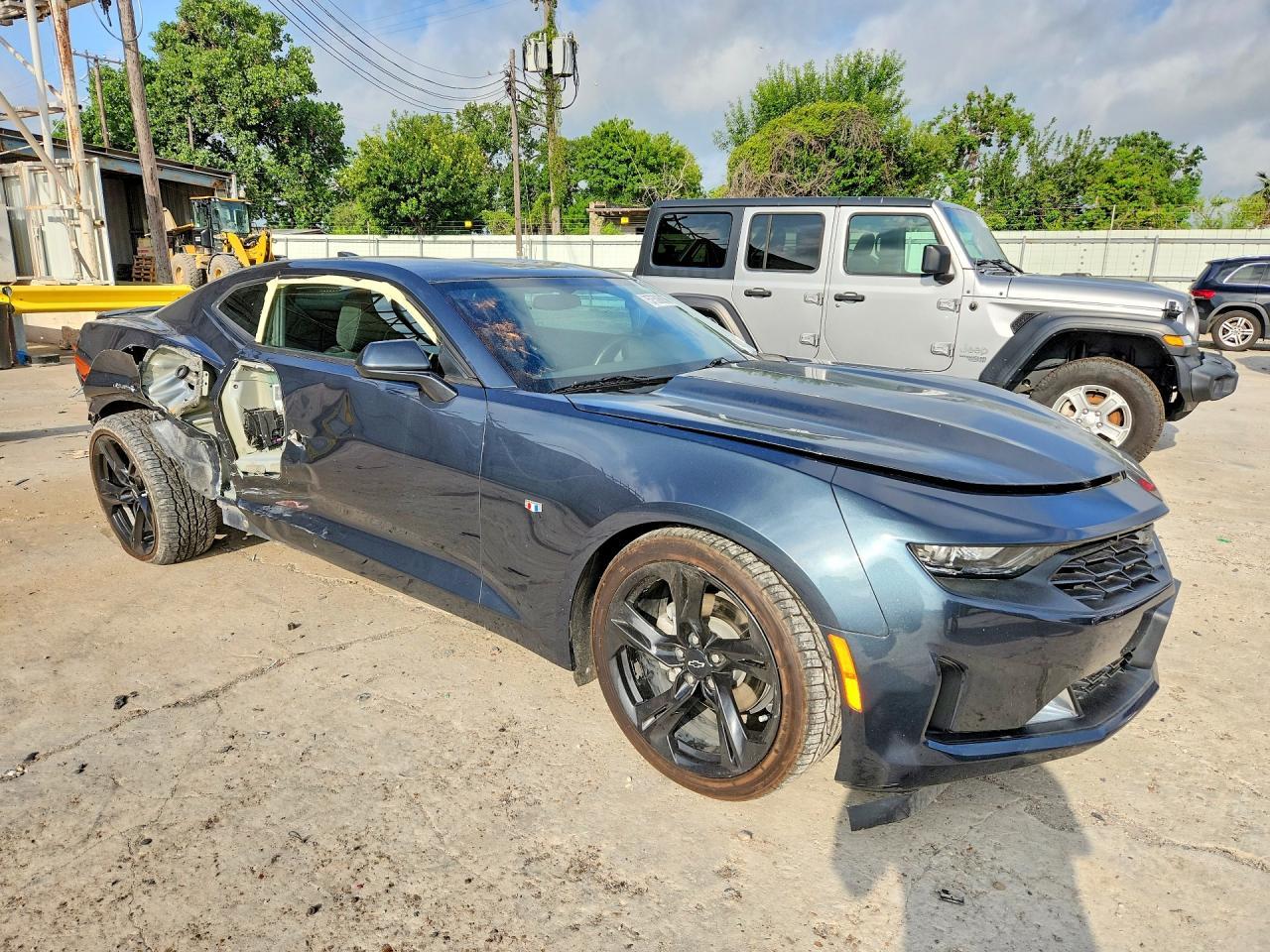 2021 Chevrolet Camaro - zdjęcie 4