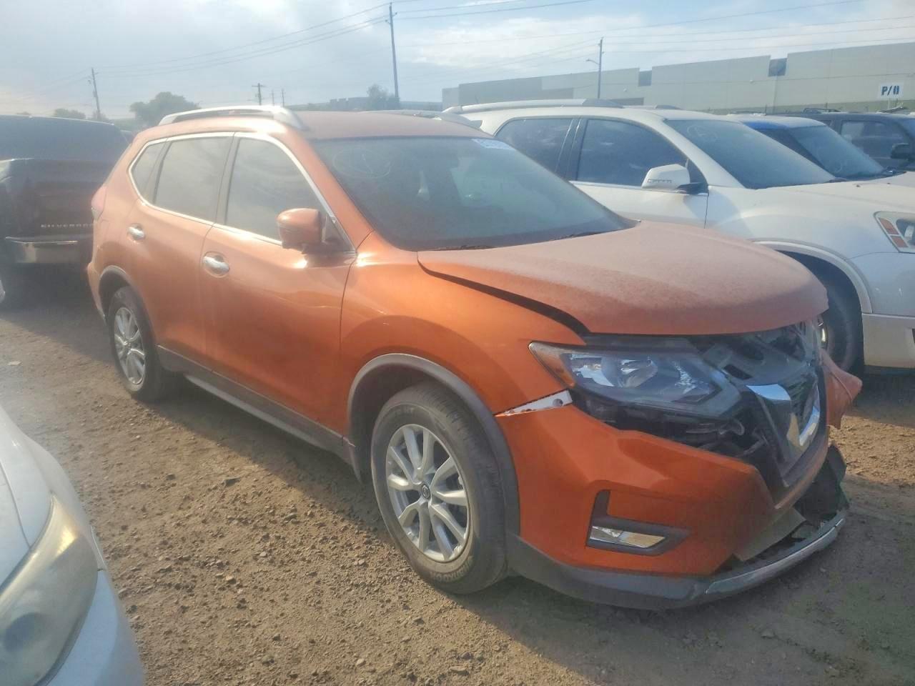 2018 Nissan Rogue Sv - zdjęcie główne